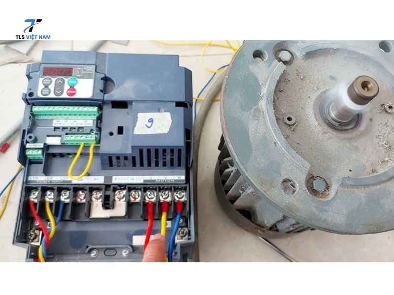 Hướng Dẫn Lắp Đặt Và Sử Dụng Biến Tần Fuji 5.5kW